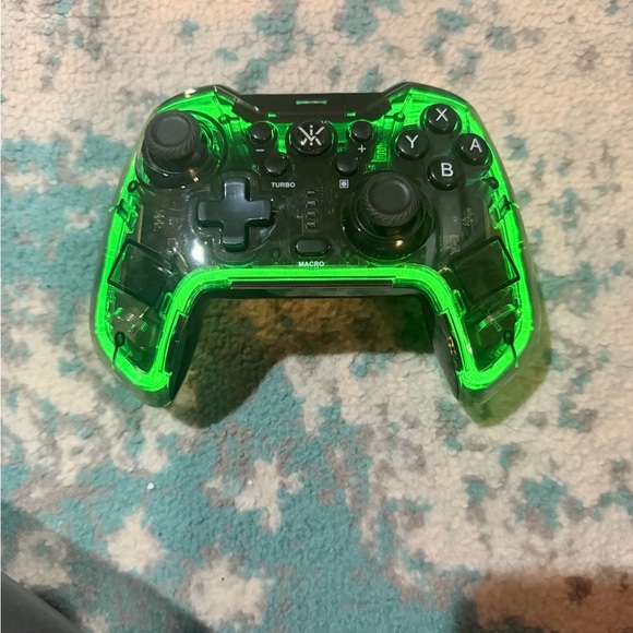 Wireless Multi Color Changing Gaming Controller - Picture 7 of 8